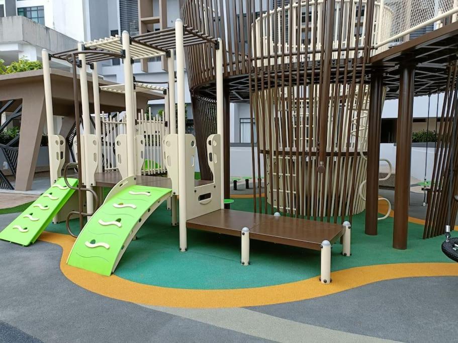 Apartment Cozy Sky Trees Bukit Indah Netflix And Amenities B06 Johor Bahru